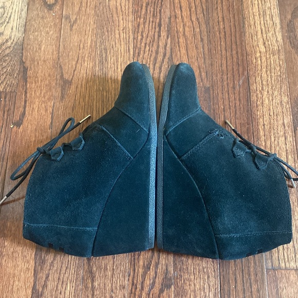 Toms Kaia Wedge Black Suede Booties - Picture 5 of 13